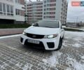 Белый Киа Форте, объемом двигателя 2 л и пробегом 209 тыс. км за 7500 $, фото 13 на Automoto.ua