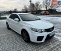 Белый Киа Форте, объемом двигателя 2 л и пробегом 209 тыс. км за 7500 $, фото 3 на Automoto.ua