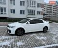 Белый Киа Форте, объемом двигателя 2 л и пробегом 209 тыс. км за 7500 $, фото 4 на Automoto.ua