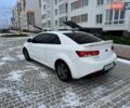 Белый Киа Форте, объемом двигателя 2 л и пробегом 209 тыс. км за 7500 $, фото 7 на Automoto.ua
