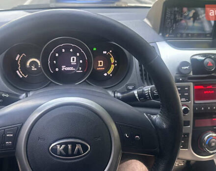 Белый Киа Форте, объемом двигателя 2 л и пробегом 240 тыс. км за 6800 $, фото 20 на Automoto.ua