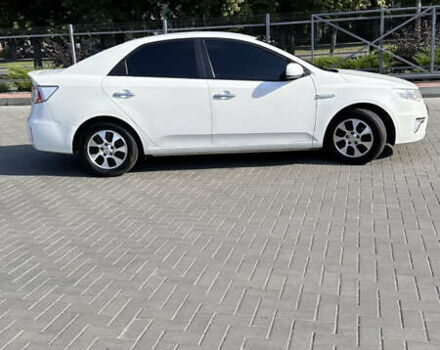 Белый Киа Форте, объемом двигателя 2 л и пробегом 240 тыс. км за 6800 $, фото 9 на Automoto.ua