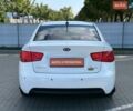 Белый Киа Форте, объемом двигателя 2 л и пробегом 229 тыс. км за 6900 $, фото 4 на Automoto.ua