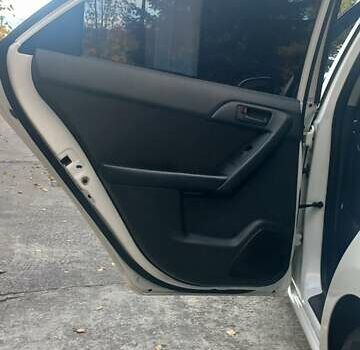 Киа Форте 2012 в Нетешине на Automoto.ua Белый Киа Форте, объемом двигателя 2 л и пробегом 213 тыс. км за 7400 $, фото 17 на Automoto.ua