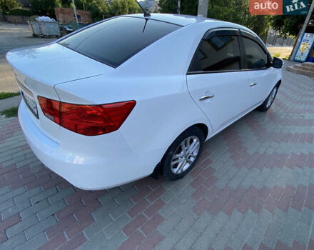 Білий Кіа Форте, об'ємом двигуна 2 л та пробігом 160 тис. км за 6200 $, фото 7 на Automoto.ua