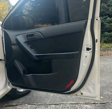 Киа Форте 2012 в Нетешине на Automoto.ua Белый Киа Форте, объемом двигателя 2 л и пробегом 213 тыс. км за 7400 $, фото 14 на Automoto.ua