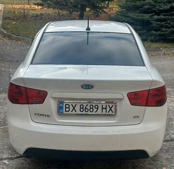 Киа Форте 2012 в Нетешине на Automoto.ua Белый Киа Форте, объемом двигателя 2 л и пробегом 213 тыс. км за 7400 $, фото 1 на Automoto.ua