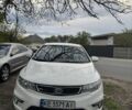 Білий Кіа Форте, об'ємом двигуна 1.59 л та пробігом 180 тис. км за 2999 $, фото 4 на Automoto.ua