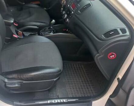 Киа Форте 2012 в Нетешине на Automoto.ua Белый Киа Форте, объемом двигателя 2 л и пробегом 213 тыс. км за 7400 $, фото 16 на Automoto.ua