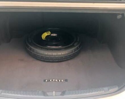 Киа Форте 2012 в Нетешине на Automoto.ua Белый Киа Форте, объемом двигателя 2 л и пробегом 213 тыс. км за 7400 $, фото 3 на Automoto.ua