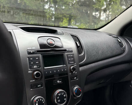 Белый Киа Форте, объемом двигателя 2 л и пробегом 190 тыс. км за 7700 $, фото 16 на Automoto.ua