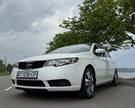 Белый Киа Форте, объемом двигателя 2 л и пробегом 190 тыс. км за 7700 $, фото 6 на Automoto.ua