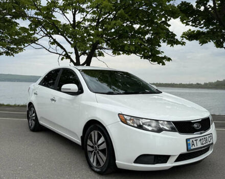 Белый Киа Форте, объемом двигателя 2 л и пробегом 190 тыс. км за 7700 $, фото 1 на Automoto.ua