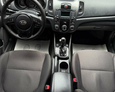 Белый Киа Форте, объемом двигателя 2 л и пробегом 190 тыс. км за 7700 $, фото 22 на Automoto.ua