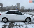 Білий Кіа Форте, об'ємом двигуна 2 л та пробігом 192 тис. км за 7500 $, фото 3 на Automoto.ua