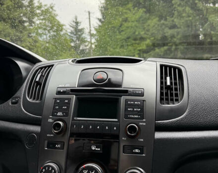 Белый Киа Форте, объемом двигателя 2 л и пробегом 190 тыс. км за 7700 $, фото 18 на Automoto.ua