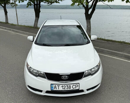 Белый Киа Форте, объемом двигателя 2 л и пробегом 190 тыс. км за 7700 $, фото 7 на Automoto.ua