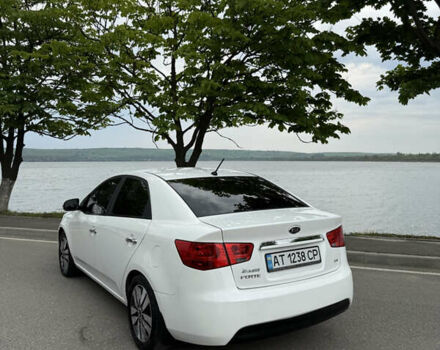 Белый Киа Форте, объемом двигателя 2 л и пробегом 190 тыс. км за 7700 $, фото 9 на Automoto.ua