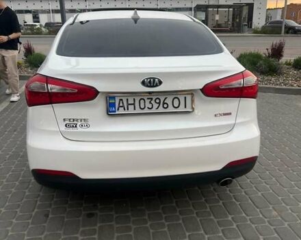 Білий Кіа Форте, об'ємом двигуна 2 л та пробігом 100 тис. км за 9000 $, фото 5 на Automoto.ua