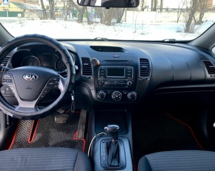 Белый Киа Форте, объемом двигателя 1.8 л и пробегом 205 тыс. км за 8200 $, фото 5 на Automoto.ua
