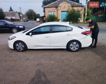 Білий Кіа Форте, об'ємом двигуна 2 л та пробігом 85 тис. км за 6500 $, фото 2 на Automoto.ua