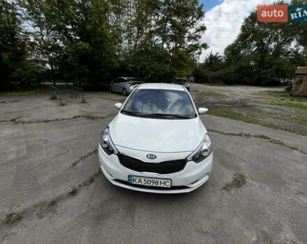 Белый Киа Форте, объемом двигателя 1.8 л и пробегом 178 тыс. км за 8300 $, фото 4 на Automoto.ua