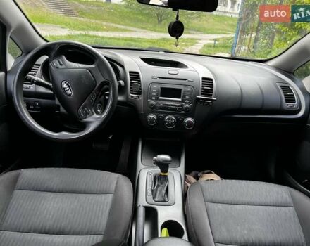 Белый Киа Форте, объемом двигателя 1.8 л и пробегом 178 тыс. км за 8300 $, фото 35 на Automoto.ua