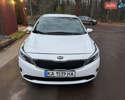 Білий Кіа Форте, об'ємом двигуна 2 л та пробігом 159 тис. км за 9000 $, фото 3 на Automoto.ua