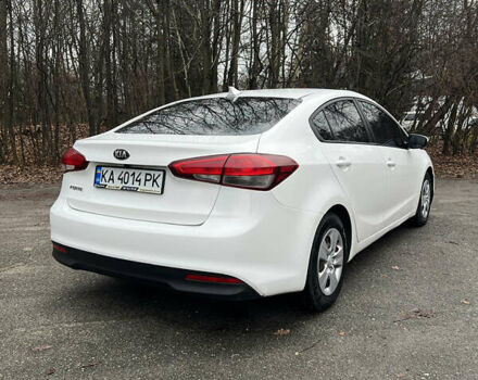 Белый Киа Форте, объемом двигателя 2 л и пробегом 233 тыс. км за 8500 $, фото 3 на Automoto.ua