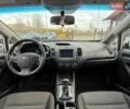 Білий Кіа Форте, об'ємом двигуна 2 л та пробігом 130 тис. км за 5500 $, фото 9 на Automoto.ua