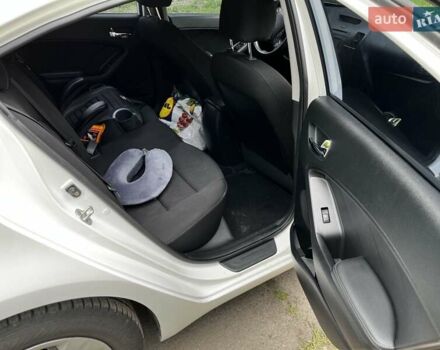 Белый Киа Форте, объемом двигателя 1.8 л и пробегом 178 тыс. км за 8300 $, фото 36 на Automoto.ua