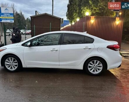 Білий Кіа Форте, об'ємом двигуна 2 л та пробігом 159 тис. км за 9000 $, фото 2 на Automoto.ua
