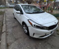 Білий Кіа Форте, об'ємом двигуна 2 л та пробігом 128 тис. км за 6400 $, фото 4 на Automoto.ua