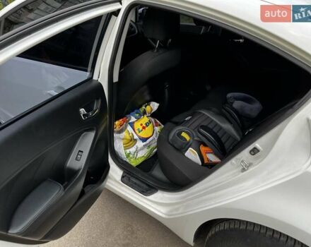 Белый Киа Форте, объемом двигателя 1.8 л и пробегом 178 тыс. км за 8300 $, фото 29 на Automoto.ua