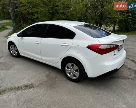 Белый Киа Форте, объемом двигателя 1.8 л и пробегом 178 тыс. км за 8300 $, фото 9 на Automoto.ua