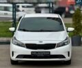 Білий Кіа Форте, об'ємом двигуна 2 л та пробігом 221 тис. км за 8900 $, фото 4 на Automoto.ua