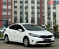 Білий Кіа Форте, об'ємом двигуна 2 л та пробігом 221 тис. км за 8900 $, фото 6 на Automoto.ua