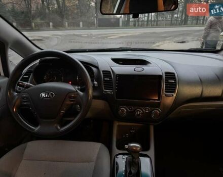 Білий Кіа Форте, об'ємом двигуна 2 л та пробігом 159 тис. км за 9000 $, фото 4 на Automoto.ua
