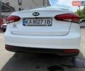Білий Кіа Форте, об'ємом двигуна 2 л та пробігом 130 тис. км за 8500 $, фото 3 на Automoto.ua