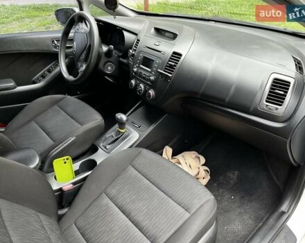 Белый Киа Форте, объемом двигателя 1.8 л и пробегом 178 тыс. км за 8300 $, фото 37 на Automoto.ua