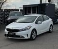 Білий Кіа Форте, об'ємом двигуна 2 л та пробігом 130 тис. км за 5500 $, фото 1 на Automoto.ua