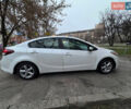 Білий Кіа Форте, об'ємом двигуна 2 л та пробігом 128 тис. км за 6400 $, фото 12 на Automoto.ua