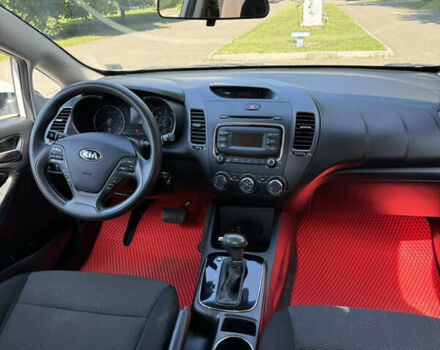 Білий Кіа Форте, об'ємом двигуна 2 л та пробігом 97 тис. км за 9200 $, фото 8 на Automoto.ua