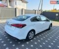 Белый Киа Форте, объемом двигателя 2 л и пробегом 157 тыс. км за 8700 $, фото 5 на Automoto.ua