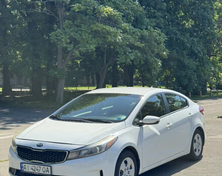 Білий Кіа Форте, об'ємом двигуна 2 л та пробігом 97 тис. км за 9200 $, фото 7 на Automoto.ua