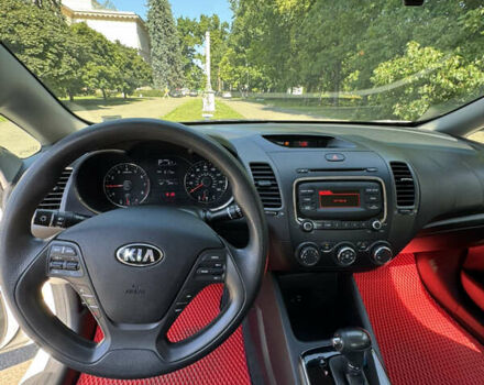 Білий Кіа Форте, об'ємом двигуна 2 л та пробігом 97 тис. км за 9200 $, фото 11 на Automoto.ua