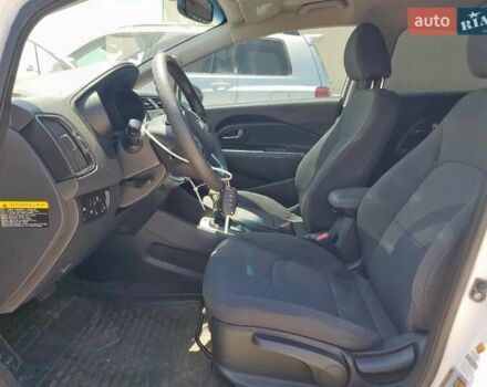 Білий Кіа Форте, об'ємом двигуна 0 л та пробігом 70 тис. км за 1900 $, фото 6 на Automoto.ua