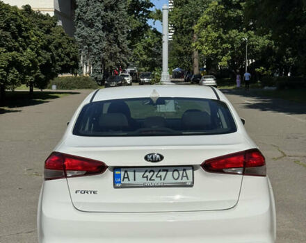 Білий Кіа Форте, об'ємом двигуна 2 л та пробігом 97 тис. км за 9200 $, фото 4 на Automoto.ua