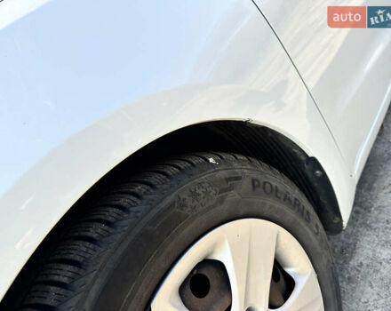 Білий Кіа Форте, об'ємом двигуна 2 л та пробігом 118 тис. км за 11500 $, фото 13 на Automoto.ua
