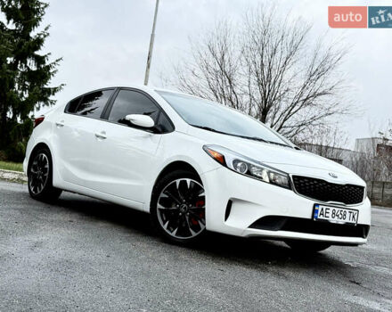 Білий Кіа Форте, об'ємом двигуна 2 л та пробігом 122 тис. км за 12300 $, фото 2 на Automoto.ua